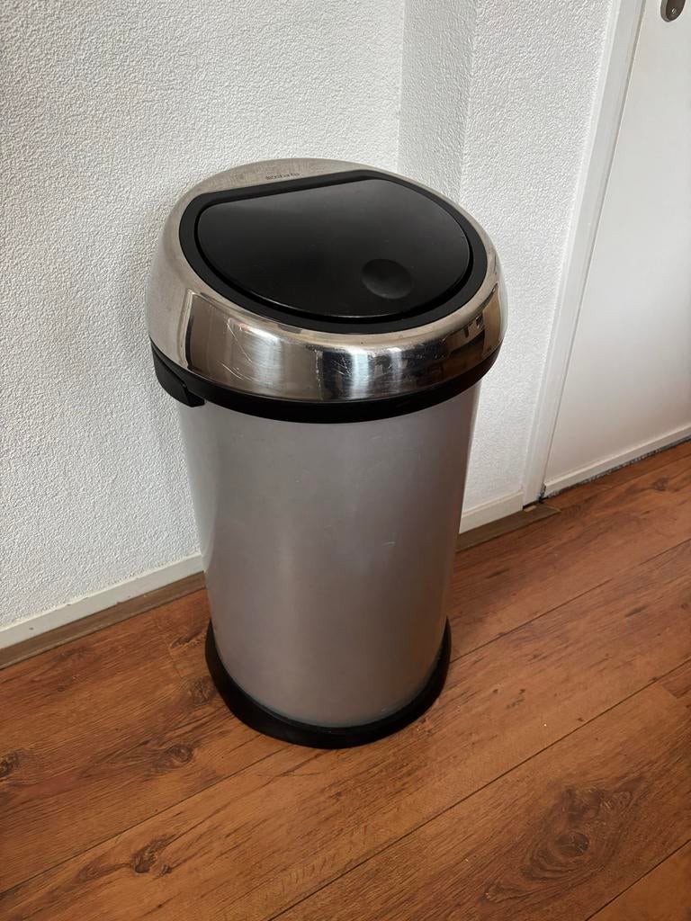Brabantia prullenbak 60 liter, Huis en Inrichting, Woonaccessoires | Prullenbakken, Ophalen, Gebruikt, 40 liter of meer, Metaal