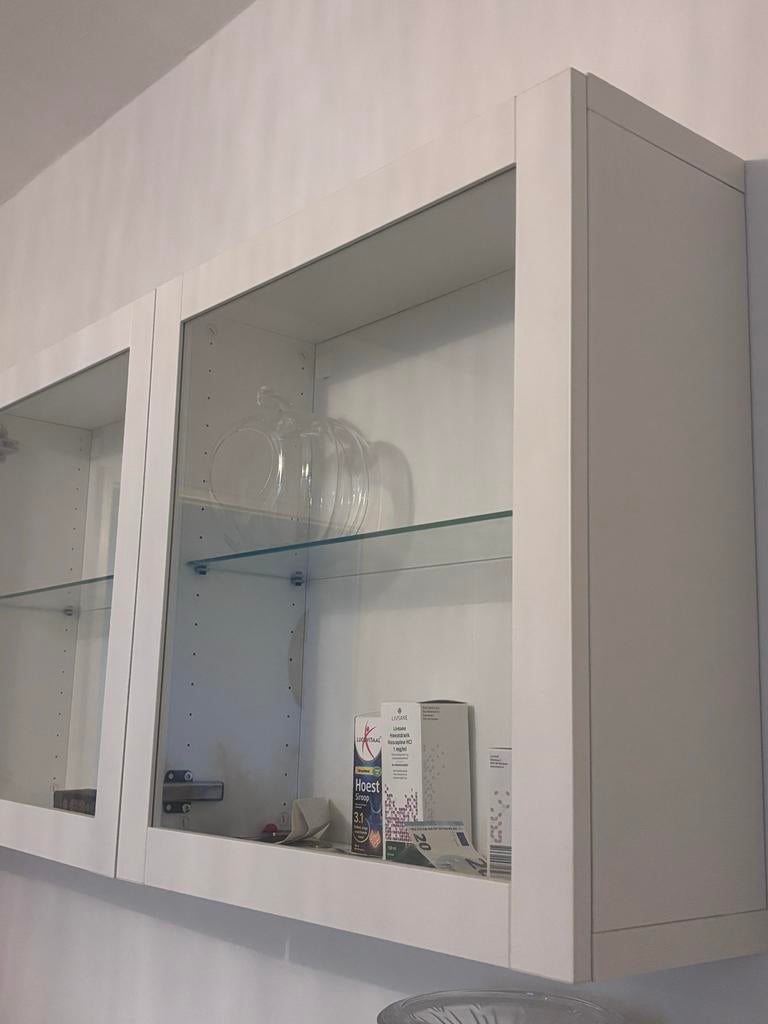 Ikea Bovenkasten met Glazen Deuren en Planken, Ophalen, Zo goed als nieuw