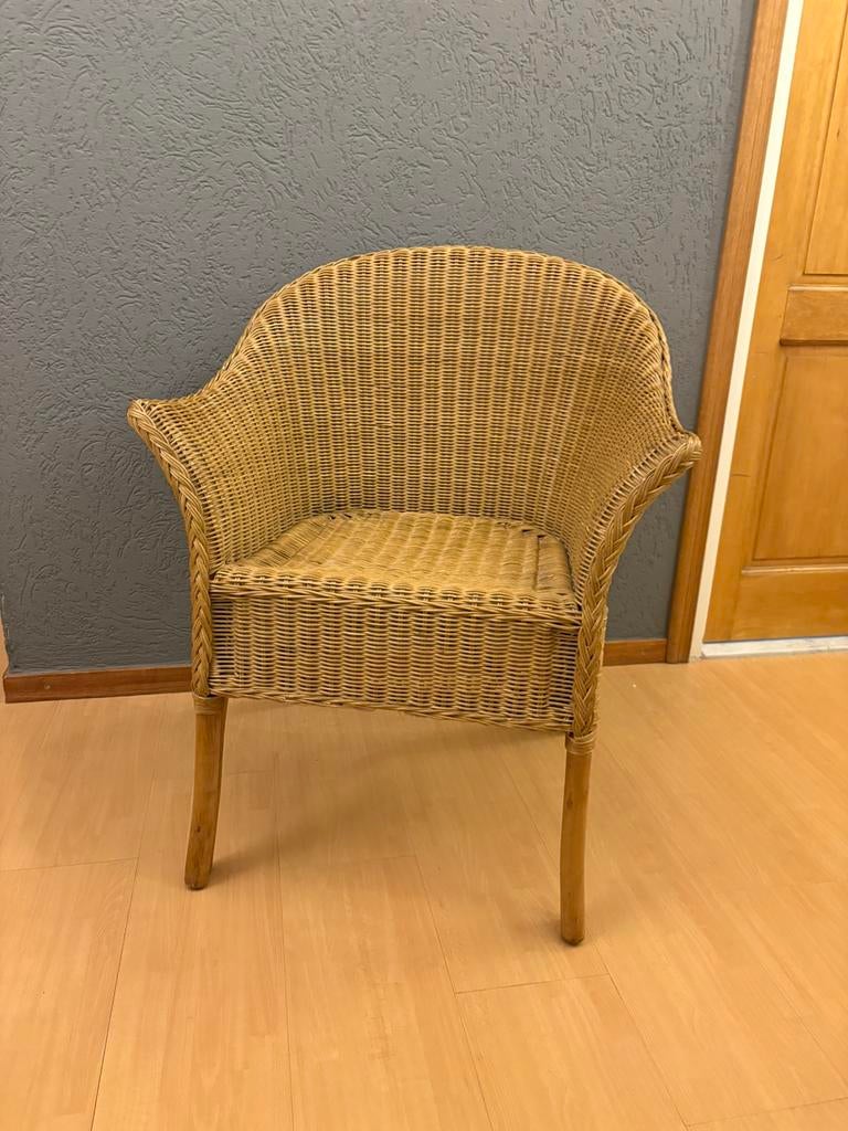 Stoel te koop, Kunststof, Bruin, Ophalen of Verzenden, Zo goed als nieuw