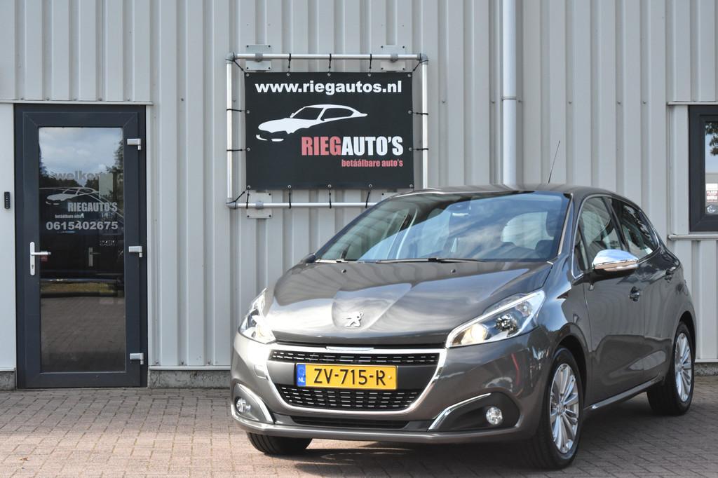 Peugeot 208 1.2 PureTech GT-line B.J. 2018 (bj 2018), Voorwielaandrijving, Euro 6, 23 km/l, Bedrijf