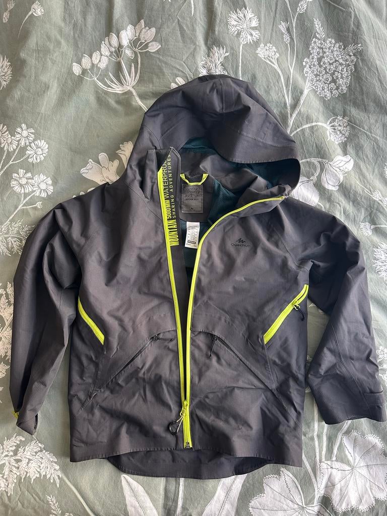 Quechua regenjas maat 7-8 jaar / 130 cm, Kinderen en Baby's, Ophalen of Verzenden, Zo goed als nieuw, Jongen of Meisje