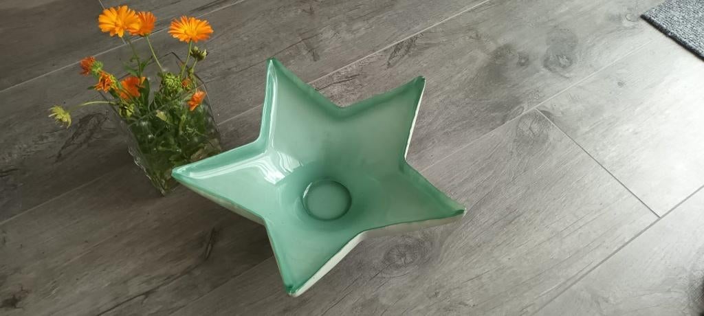 Grote Vintage groene Stervormige schaal van glas - 40 cm, Huis en Inrichting, Woonaccessoires | Schalen en Manden, Gebruikt, Schaal