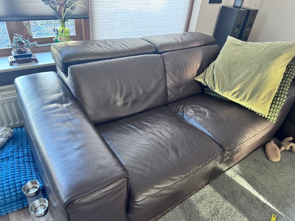 Twee donkerbruine leren Natuzzi banken, Ophalen, Gebruikt, 100 tot 125 cm, 150 tot 200 cm