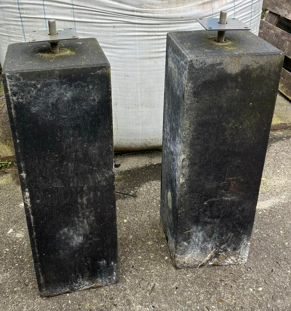 2 stuks betonpoer antraciet 20x20 cm + stelplaat, Tuin en Terras, Overkappingen, Ophalen, Zo goed als nieuw