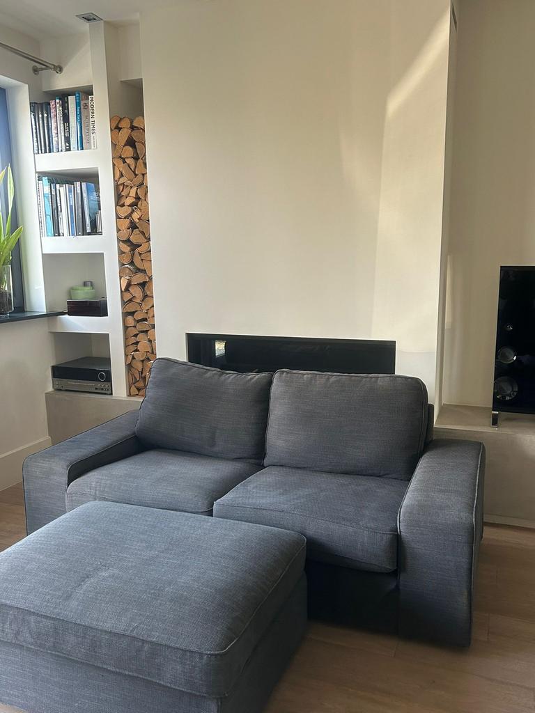 Mooie IKEA Bank (Kivik) met hocker - Antraciet, 150 tot 200 cm, Tweepersoons, 75 tot 100 cm, Ophalen of Verzenden