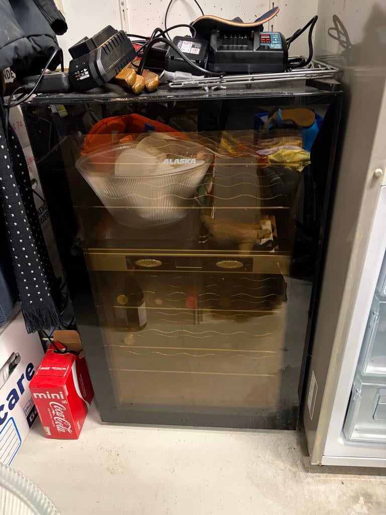 Wijnkoeler tafelmodel, Ophalen, Minder dan 75 liter, Zonder vriesvak, Gebruikt
