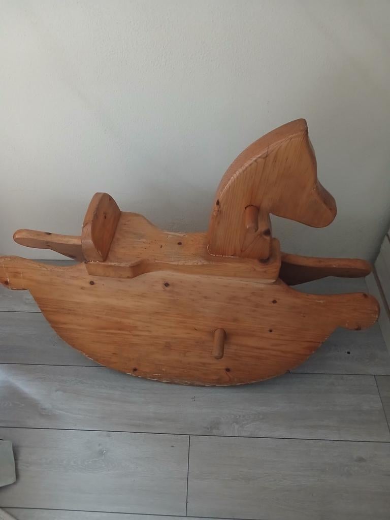 Klassiek houten hobbelpaard, Ophalen, Gebruikt, Jongen of Meisje