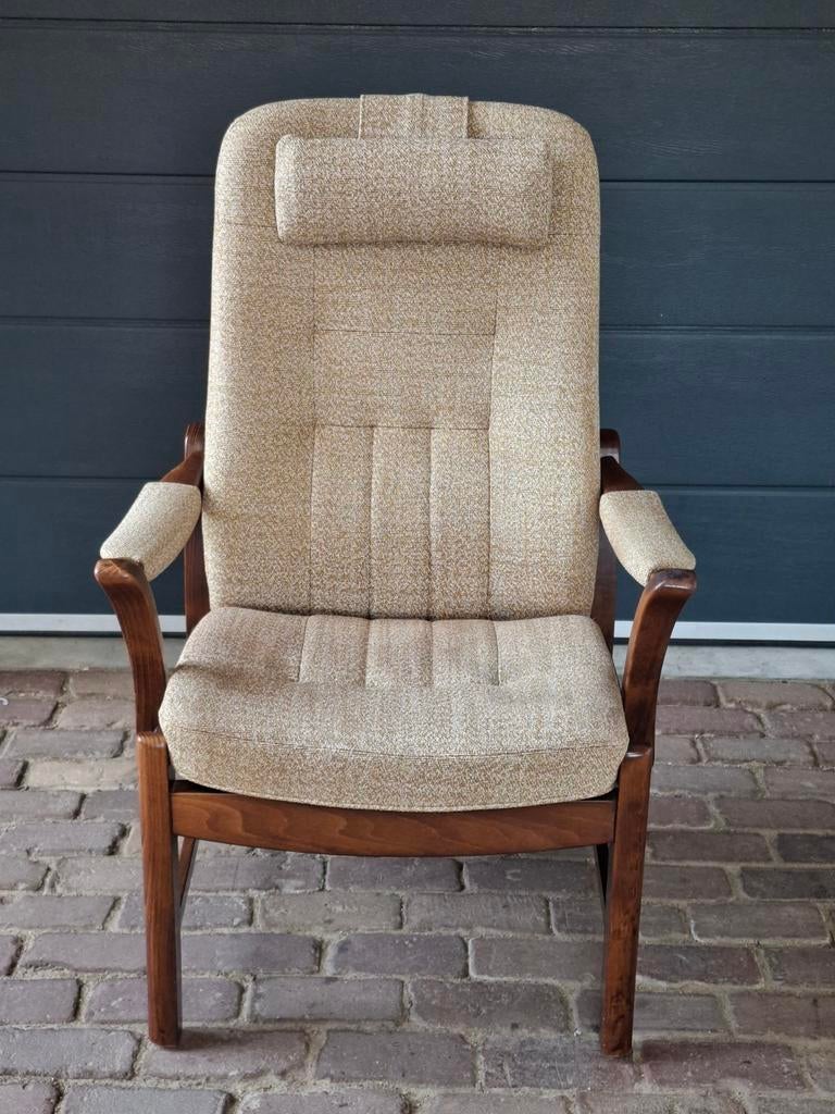 Farstrup relaxstoel, Ophalen