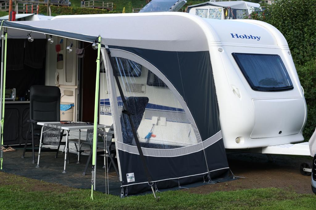 Hobby Excellent 400 SF 2010 “zeer nette staat”, Vast bed, 65 kg, Hobby, Schokbreker