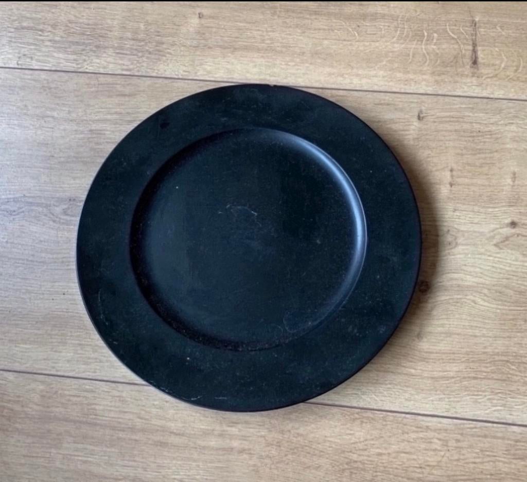 Zwarte kunststof onderbord voor decoratie kerst. D 33 cm., Ophalen of Verzenden, Gebruikt