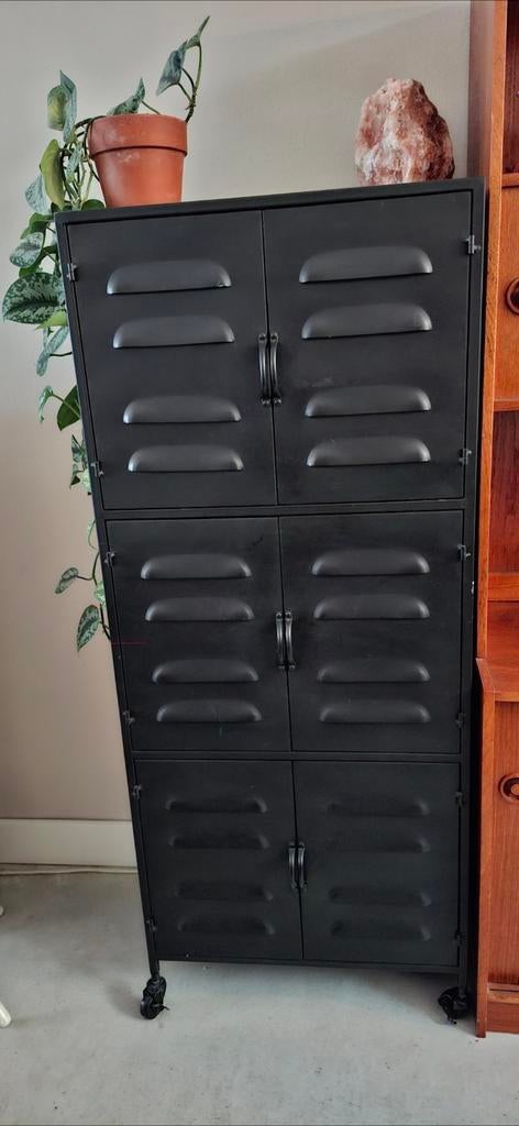 Zwarte stalen lockerkast (145x60x35)), Huis en Inrichting, Kasten | Lockerkasten, Ophalen