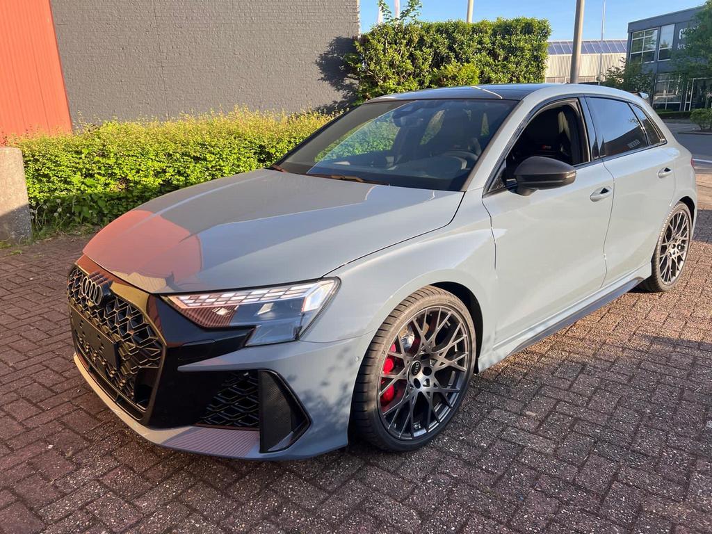 Audi RS3 2025 full options pano carbon schalestoelen, Auto's, Automaat, RS3, Particulier, Dealer onderhouden