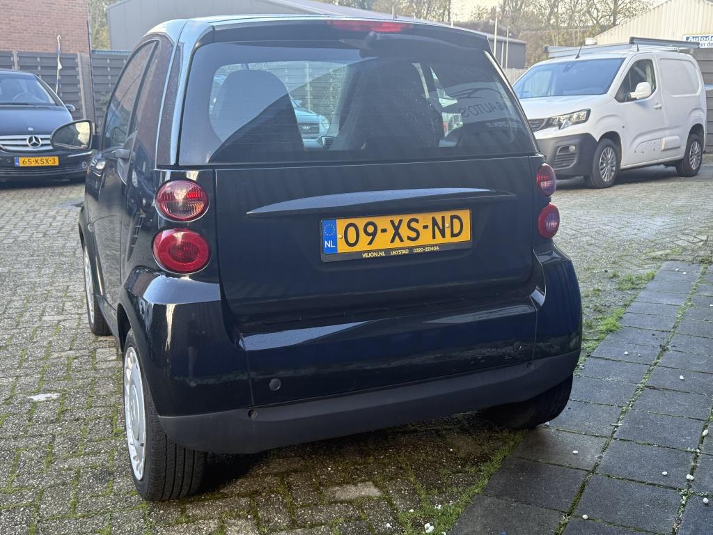 Smart Fortwo Coupé 1.0 Pure (bj 2007, semi-automaat), Achterwielaandrijving, Gebruikt, 18 €/maand, 61 pk