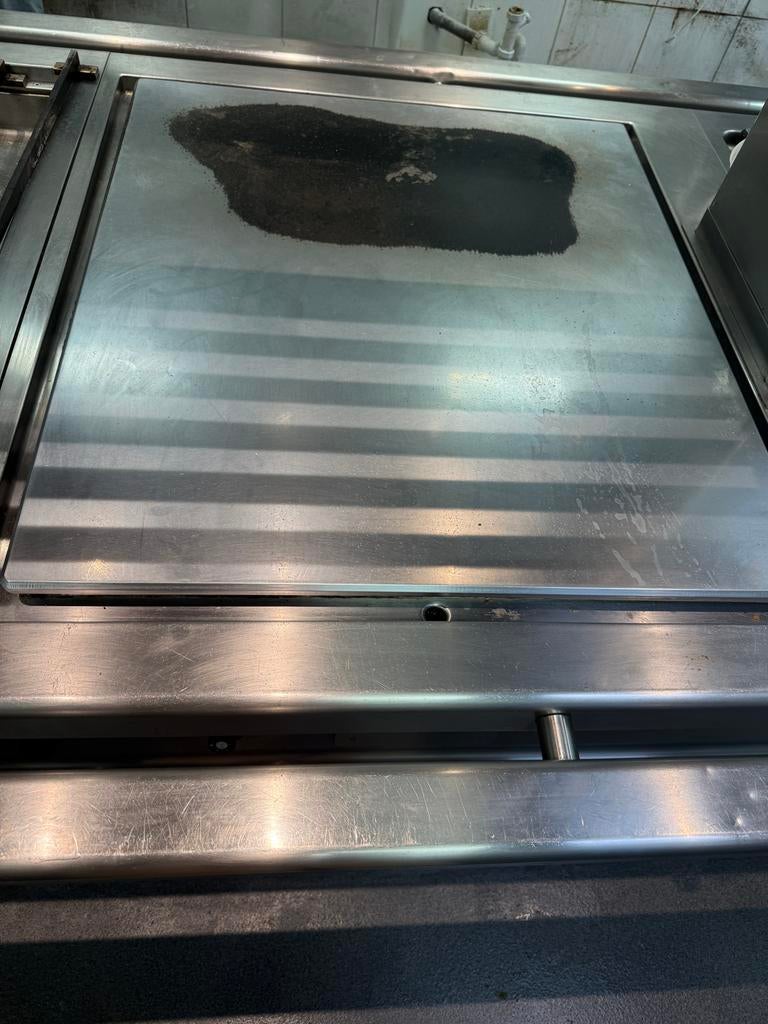 Professioneel kookeiland Leventi, Ophalen, Gebruikt, Fornuis, Frituur en Grillen