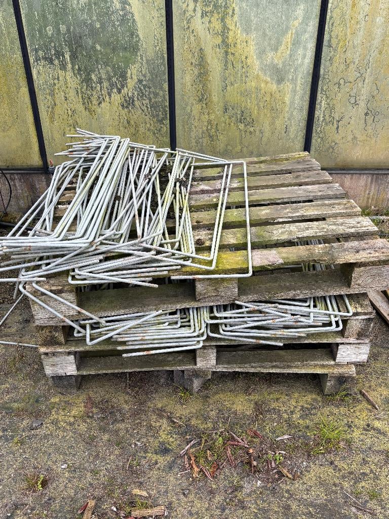 Tunnelijzer / tunnelbogen voor kastunnel (kasbogen), Ophalen, Gebruikt