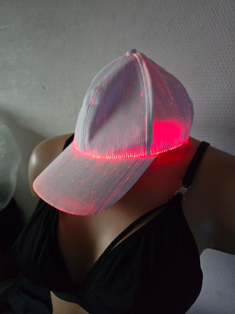 LED Lichtgevende pet oplaadbaar, Kleding | Dames, Hoeden en Petten, One size fits all, Ophalen of Verzenden, Pet, Onbekend