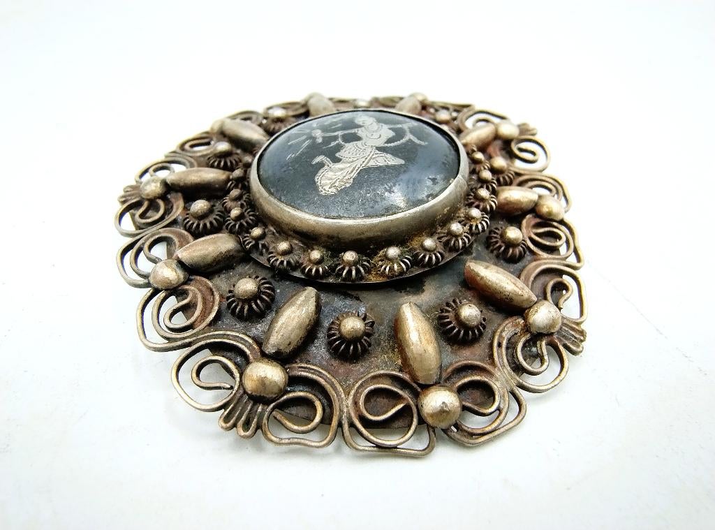 Zilveren broche met niello inleg, Siam, 4 tot 7 cm, Gebruikt, Info@zilverwebsite.nl, Verzenden