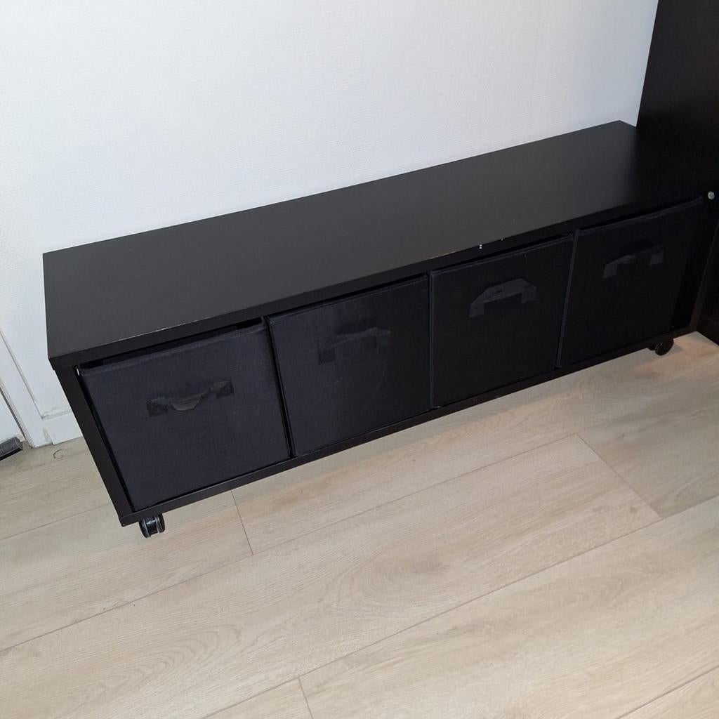Zwart Ikea kastje met 4 stoffen lades op wieltjes, Ophalen of Verzenden