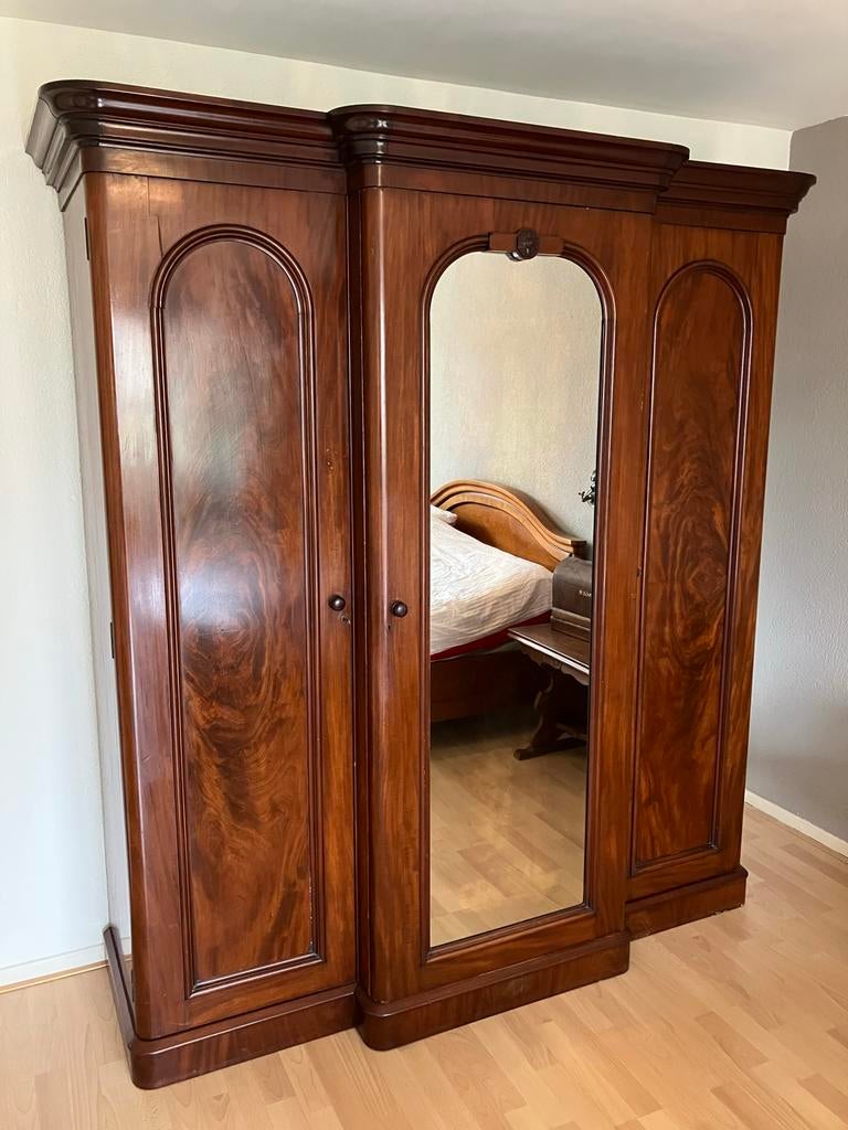 Victoriaanse antieke "breakfront" garderobekast mahoniehout, Ophalen