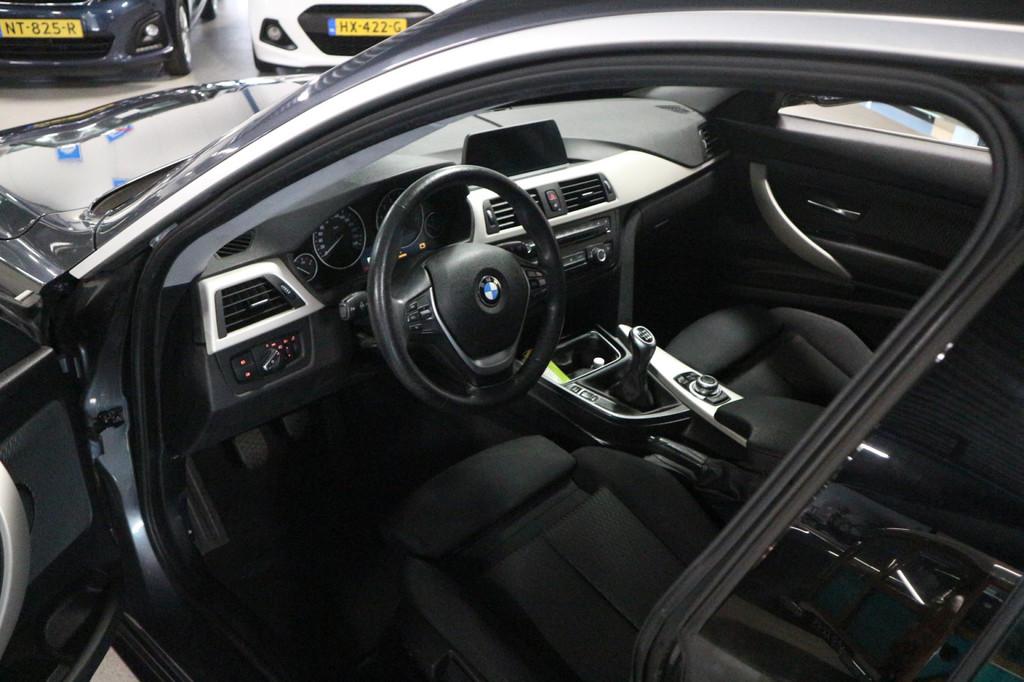 BMW 3-serie Gran Turismo 320i Business RIJKLAAR/ NAP/ HISTOR, Gebruikt, Euro 6, 4 cilinders, Origineel Nederlands