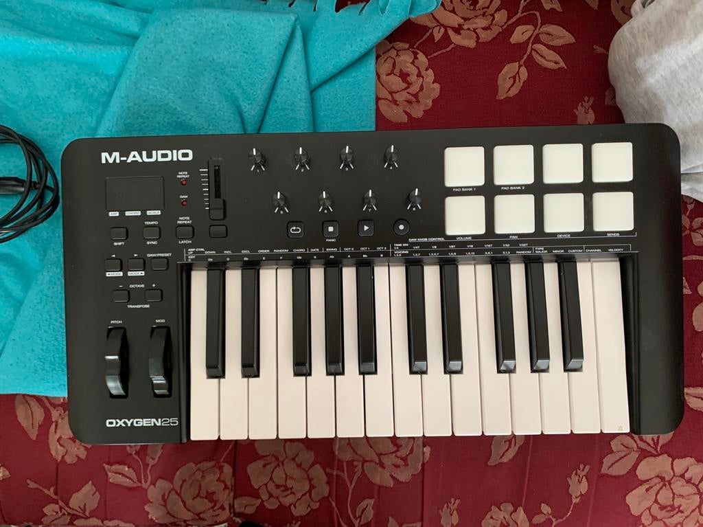 M audio Oxygen 25 midi keyboard, Ophalen
