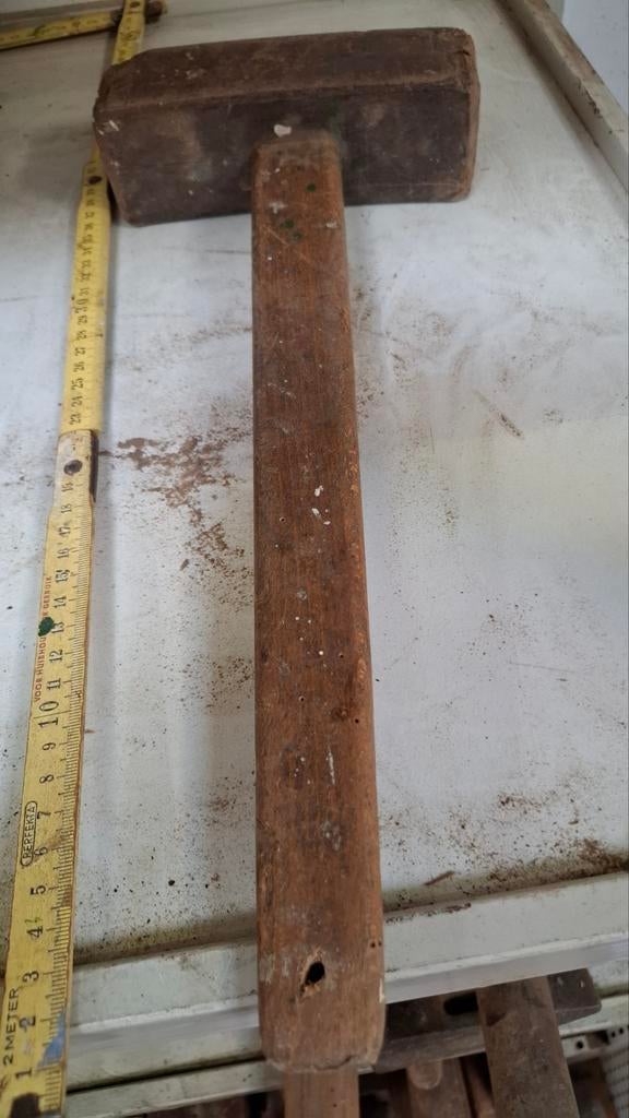 Oude voorhamer met houten steel, Ophalen, Gebruikt