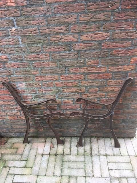 Gietijzeren tuinbank poten, Ophalen, Gebruikt, Metaal