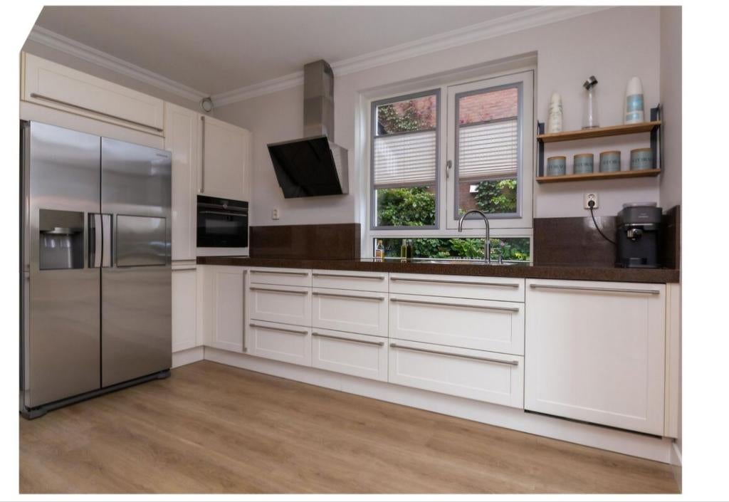 Keuken met granieten aanrechtblad en AEG apparatuur, Ophalen, Gebruikt, Graniet of Steen, Hoekkeuken