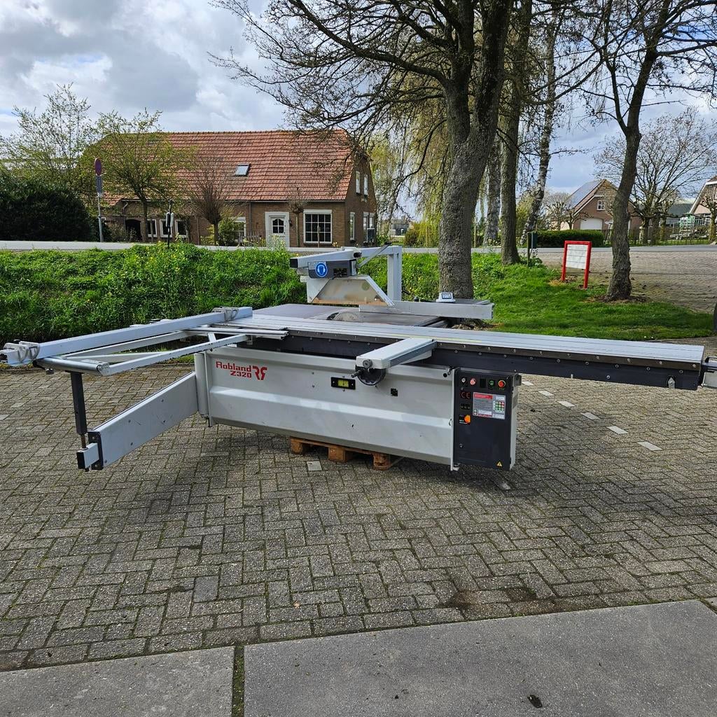 Robland Z320 Formaatzaag - 2002 - 3200mm rolwagen, Doe-het-zelf en Verbouw, Gereedschap | Zaagmachines, Gebruikt, Cirkelzaag, 1200 watt of meer