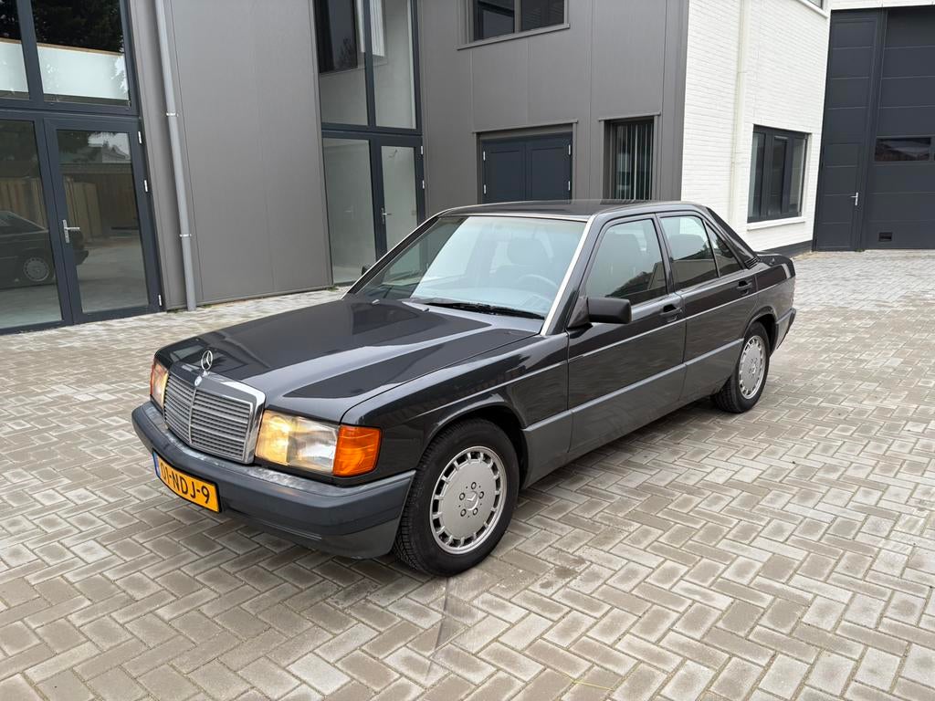 Mercedes-Benz 190-Serie 2.0 E AUT U9 1990 Zwart, Auto's, Automaat, Achterwielaandrijving, 118 pk, 4 cilinders