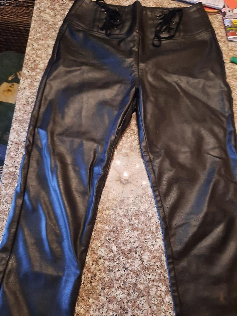 Guess leren broek met mooie details en veters maat 4 (S, Guess, Zwart, Ophalen of Verzenden, Zo goed als nieuw