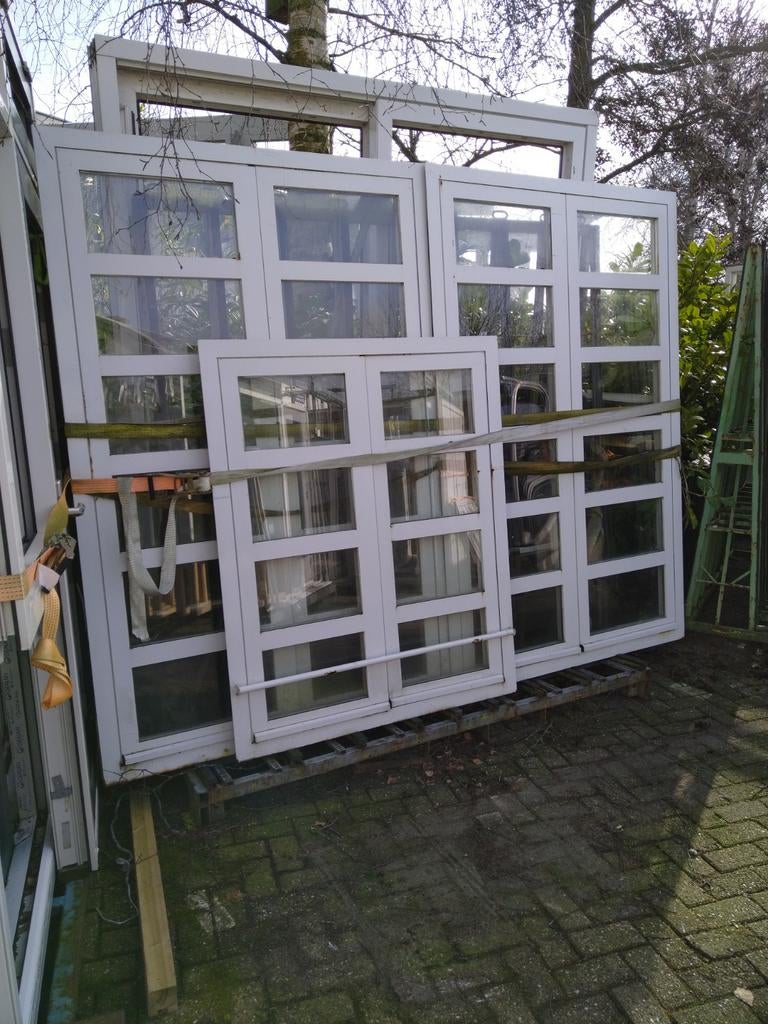 Stalen kozijn met naar binnen draaiende deuren, Binnendeur, Ophalen of Verzenden, Zo goed als nieuw, Glas