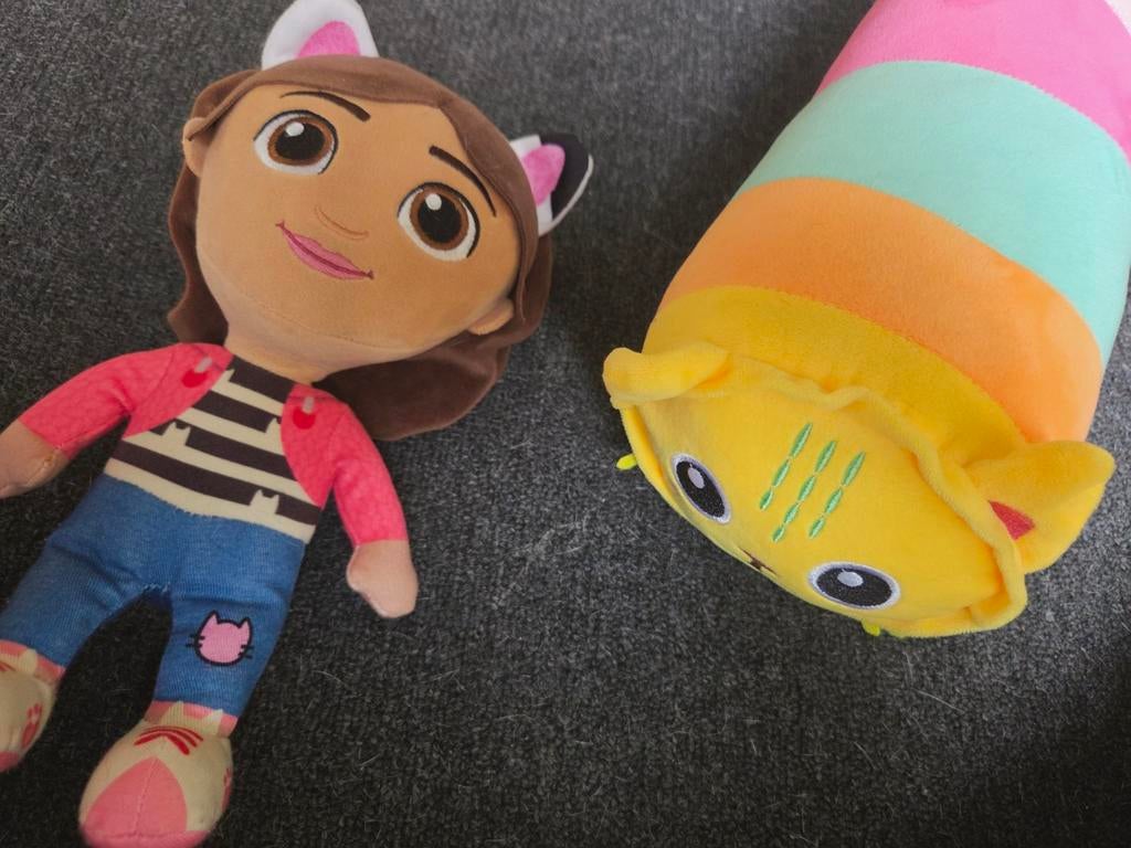 2 knuffels Gabby's poppenhuis Gabby en kussenkat zgan, Ophalen of Verzenden, Zo goed als nieuw, Overige typen