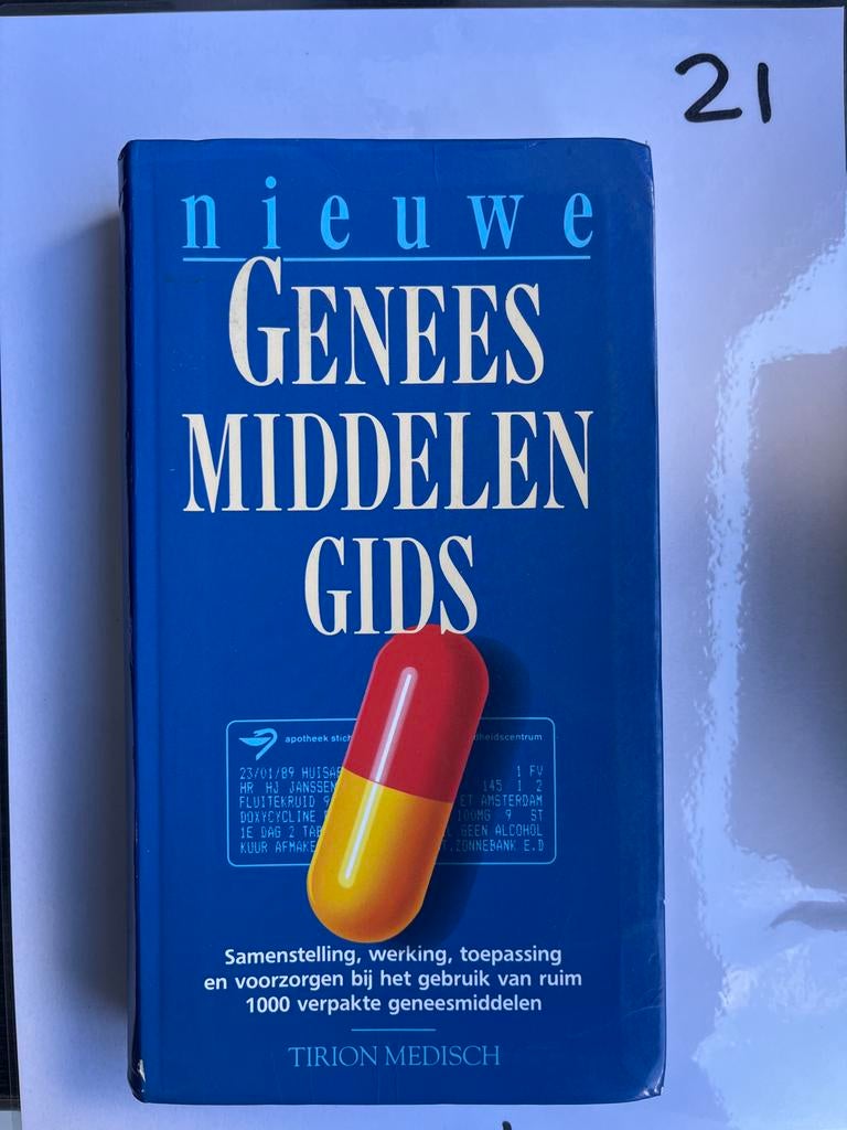 Nieuwe Geneesmiddelen Gids - Tirion Medisch, Ophalen of Verzenden, Zo goed als nieuw, Overige typen