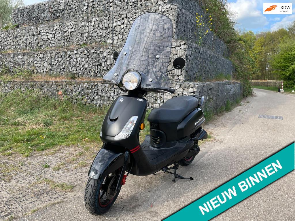 SYM Fiddle 2 Sport Windscherm SMOKE AKTIE BETAAL met in3, Fietsen en Brommers, Scooters | SYM, 49 cc, S, Benzine, Fiddle