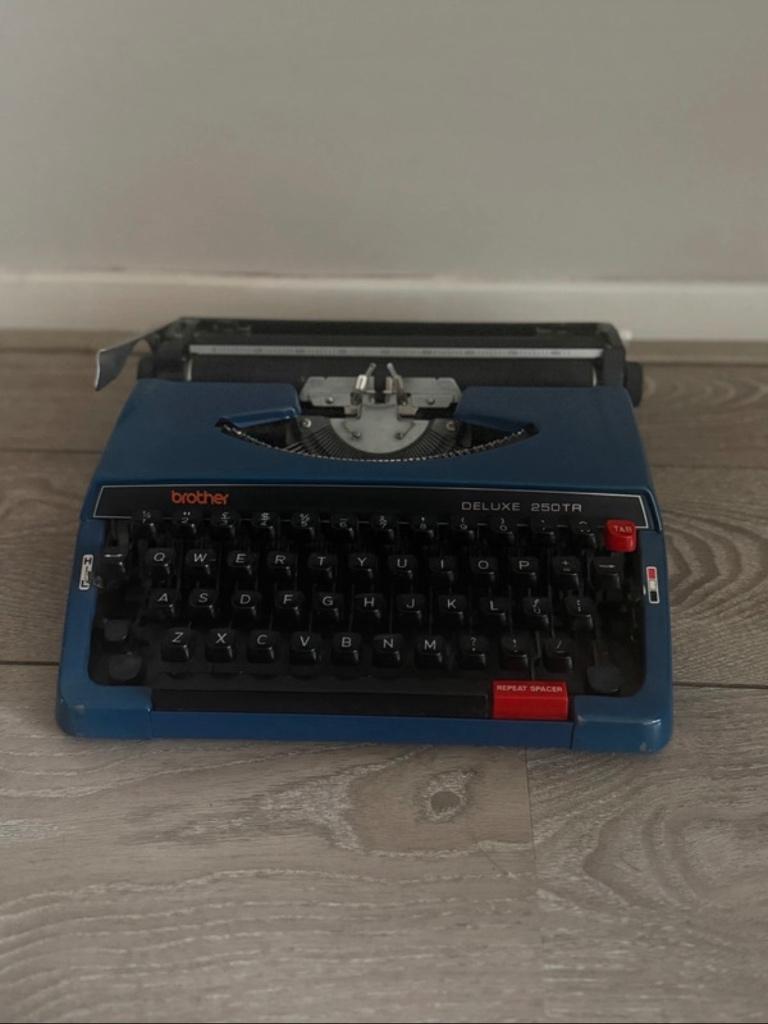 Typemachine brother deluxe 250TR, Ophalen, Zo goed als nieuw