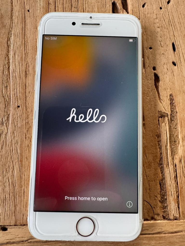 Iphone 7 32gb incl 2 hoesjes batterij 100%, Telecommunicatie, Mobiele telefoons | Apple iPhone, Wit, Ophalen of Verzenden, Zo goed als nieuw