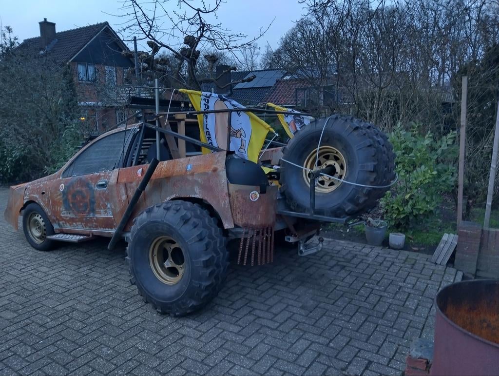 Mad Max Carnavalswagen / Kermiswagen, Auto diversen, Tuning en Styling, Ophalen