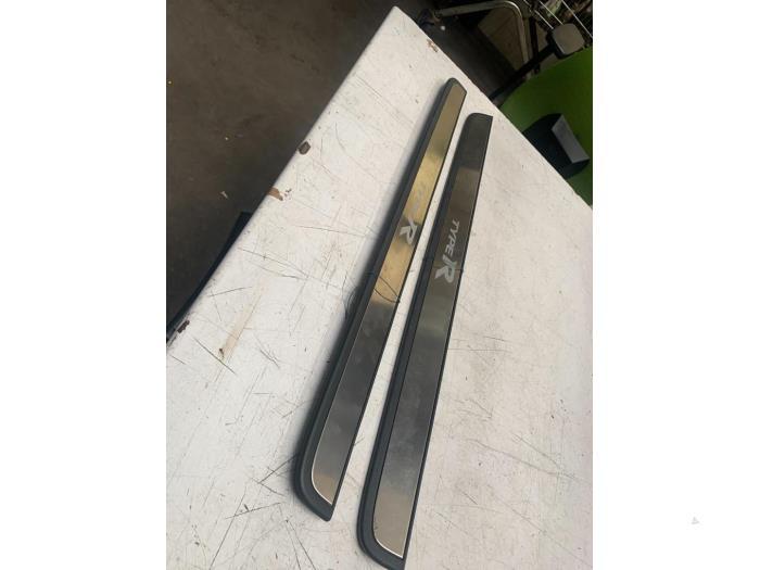 Voorinstap rechts van een Honda Civic, Honda, Gebruikt, -, -