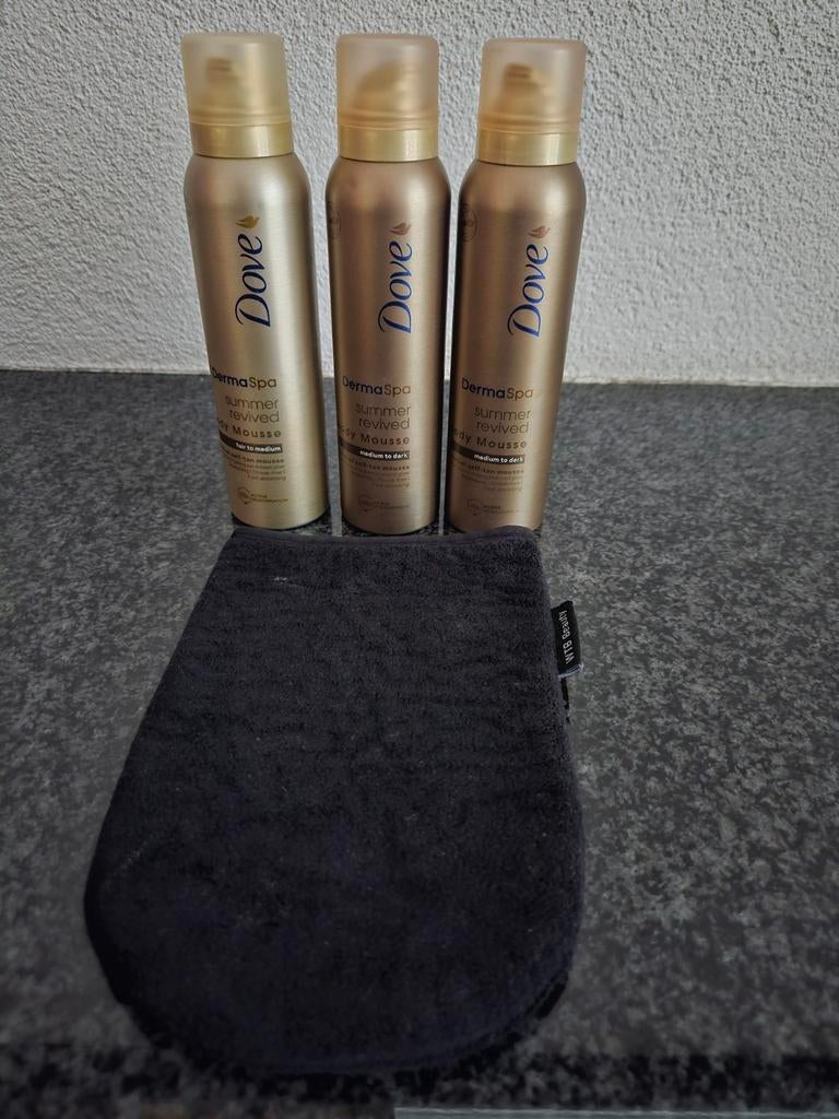 Dove Derma Spa Zelfbruiner Mousse + Handschoen - Nieuw!, Sieraden, Tassen en Uiterlijk, Uiterlijk | Lichaamsverzorging, Ophalen of Verzenden