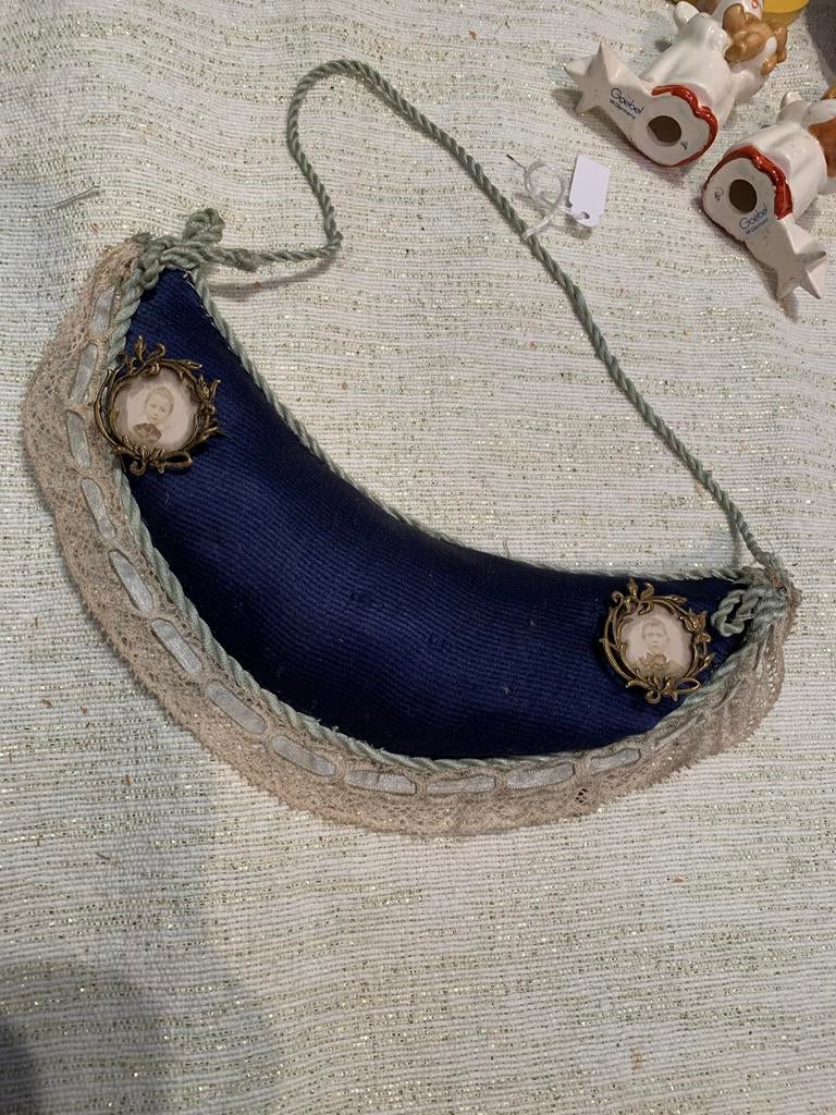 Antiek Bruidskussen met Foto Medaillons broches brocante, Antiek en Kunst, Ophalen of Verzenden