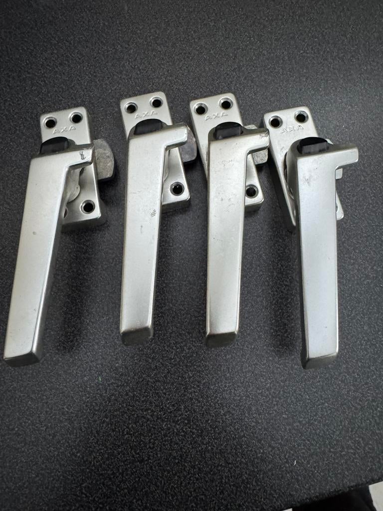 Axa, Ophalen, Zo goed als nieuw, Overige typen