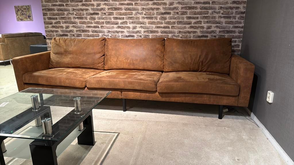 Moderne 4 zits bank, Huis en Inrichting, Banken | Bankstellen, Gebruikt, Rechte bank, Vierpersoons of meer, 250 tot 300 cm, 75 tot 100 cm
