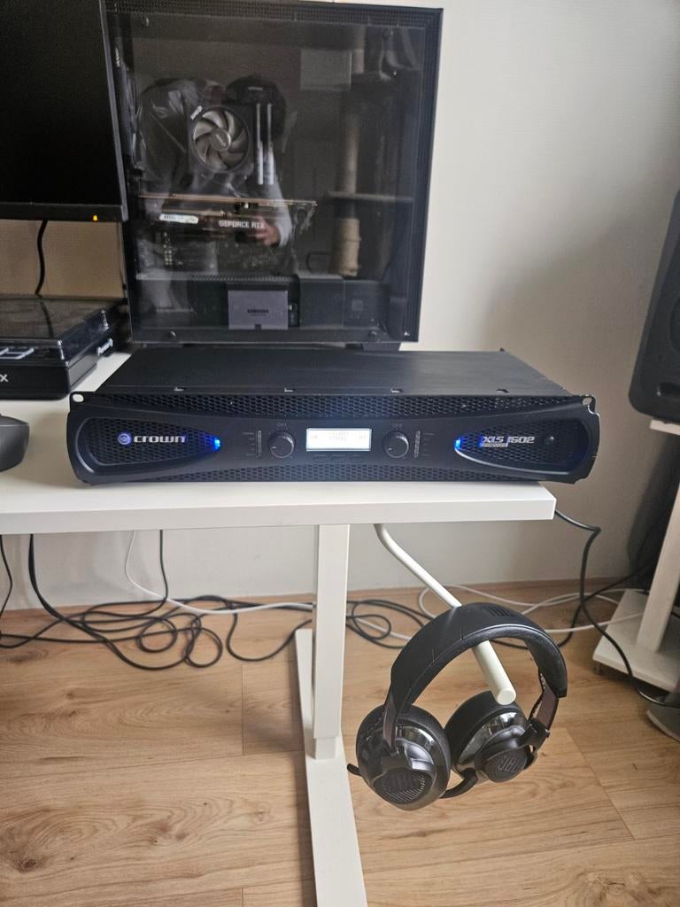 Crown Xls 1502 Drivecore versterker, Ophalen of Verzenden, Zo goed als nieuw, Overige merken