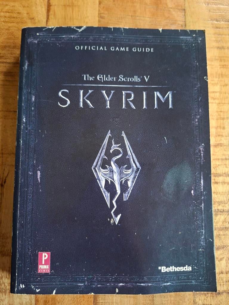 Skyrim The Elder Scrolls V - Officiële Game Guide, Boeken, Ophalen of Verzenden, Gelezen, Niet van toepassing, Prima Games