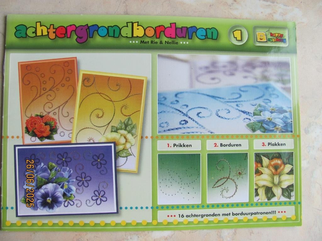 NIEUW boek ACHTERGRONDBORDUREN 1 Rie Nellie Happy Stitching, Hobby en Vrije tijd, Kaarten | Zelf maken, Nieuw, Overige typen, Overige thema's