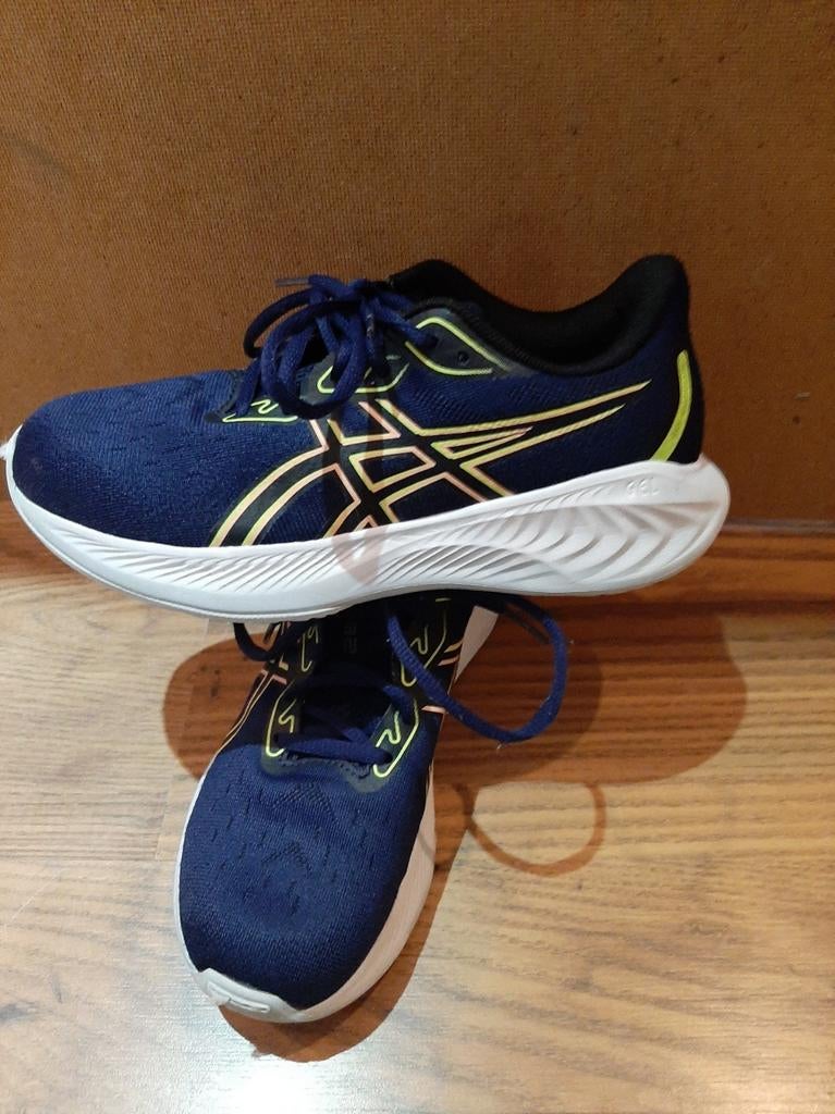 Kind Hardloopschoenen asics, Sport en Fitness, Ophalen of Verzenden, Zo goed als nieuw, Overige merken