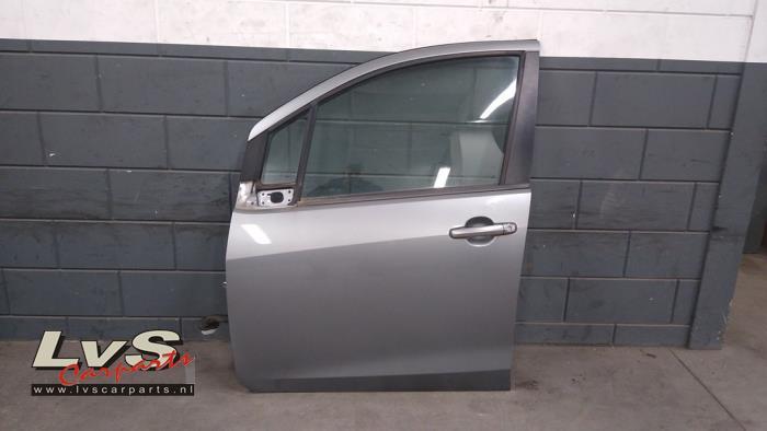 Portier 4Deurs links-voor van een Suzuki Splash (ZCDB), Gebruikt, -, Deur, -