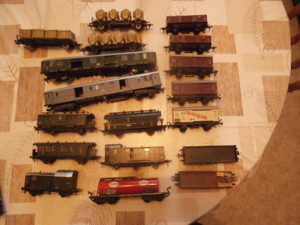 Fleischmann wagons goederen /personen -19 st, Hobby en Vrije tijd, Modeltreinen | H0, Zo goed als nieuw, Wagon, Gelijkstroom, Fleischmann