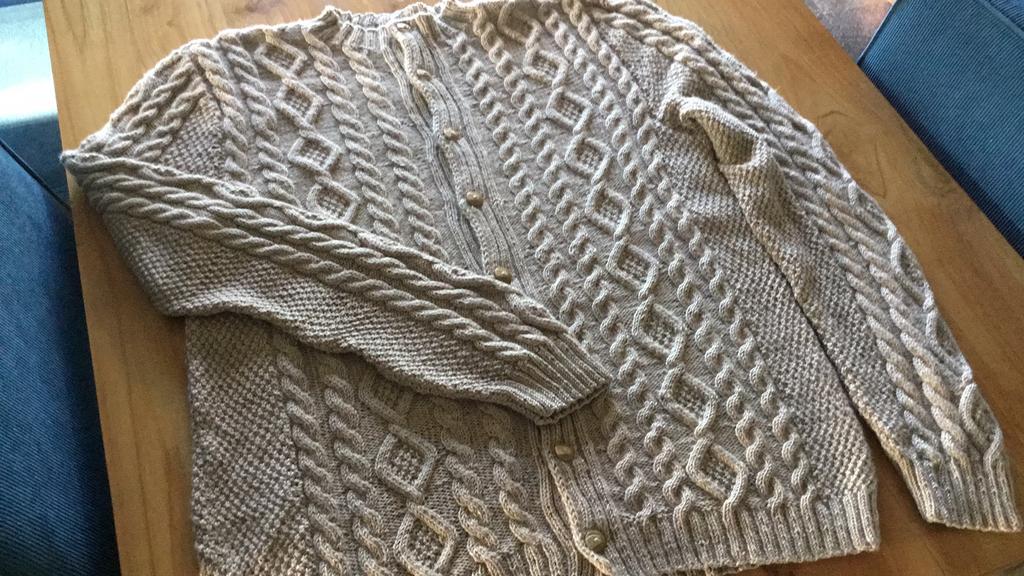 Handmade wollen vest XL met kabels, Ophalen of Verzenden, Nieuw, Maat 56/58 (XL), Beige